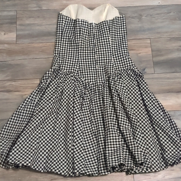 Strapless Gingham Dress with Poodle Design - Picture 3 of 3